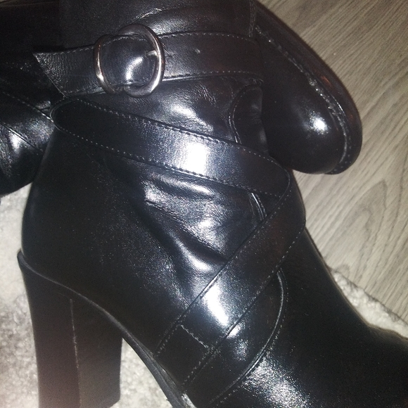 Charles David Calf Boot - Picture 8 of 10